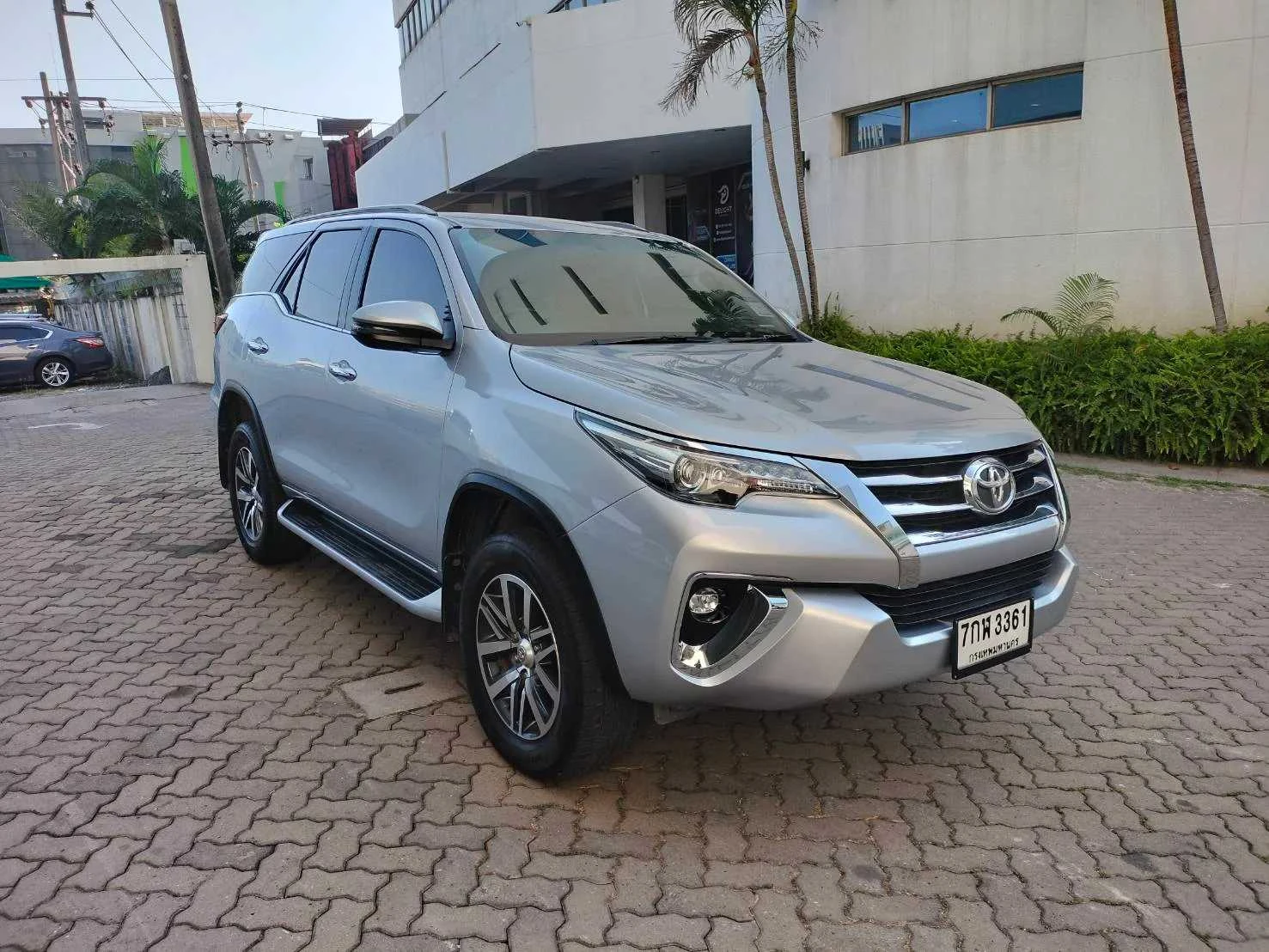 Fortuner 2.4 มือสอง